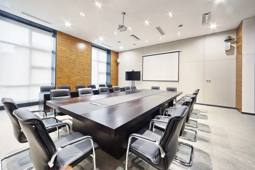 Instalacja systemu AV w sali konferencyjnej